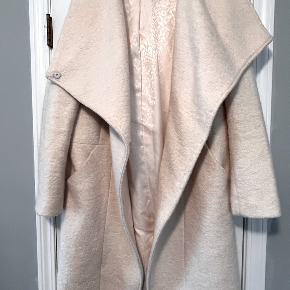 Ivory wool coat - Picture 3 of 3